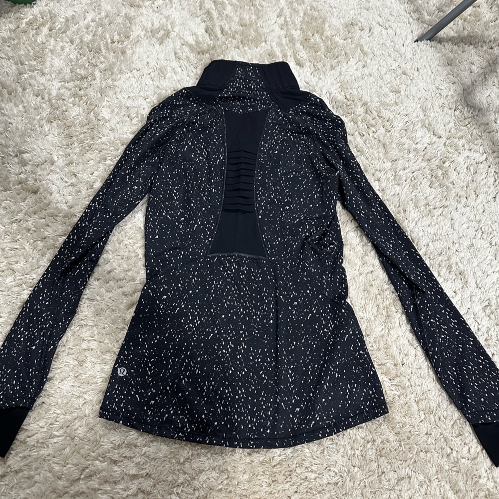 Lululemon top - Picture 2 of 4
